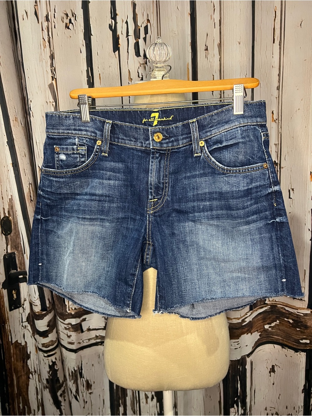 7 For All Mankind TRENDY SUMMER MUST HAVE